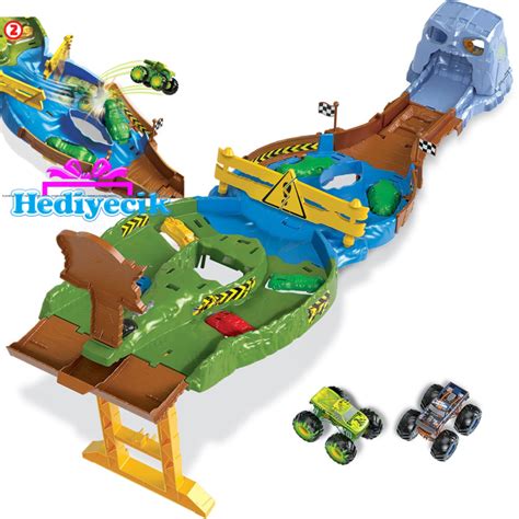 Hot Wheels Monster Trucks Heyecanlı Yarışlar Oyun Seti HGV12 Fiyatları En Uygun İndirimleriyle