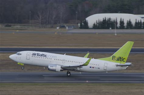 Baltic B733 near Berlin on Nov 24th 2015, clear air turbulence injures ...