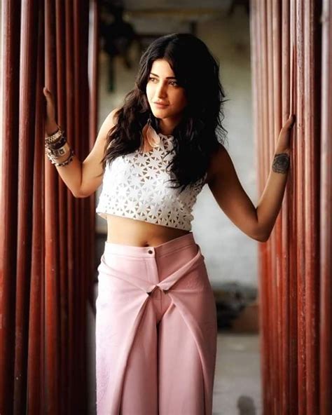 Shruti Haasan Unseen Hot Photos