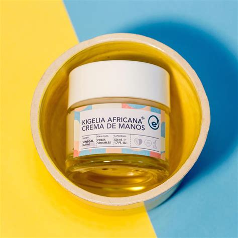 Essential Cosmetics - La Pera Comunicació