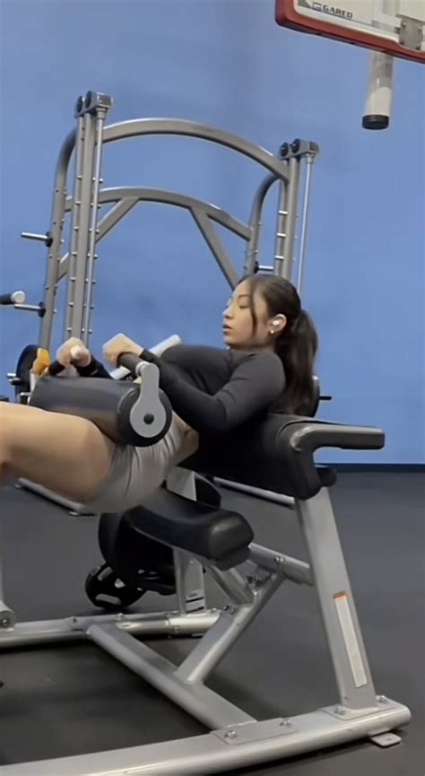 Gorgeous Latina Bubble Butt Spandex Leggings Yoga Pants Forum