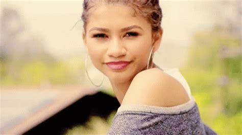 Zendaya Ikr Zendaya Ikr I Know Right Discover Share Gifs My XXX Hot Girl
