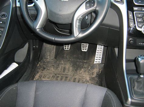 Установка накладок педали сцепления, тормоза и газа — Hyundai i30 (2G ...