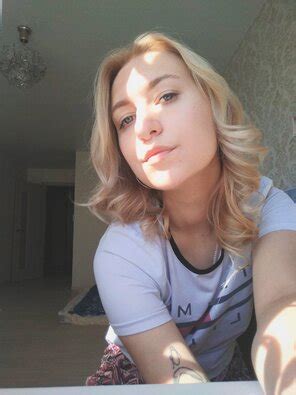 A Bunch Of Vsco Sluts Posing Nude Photo Gallery