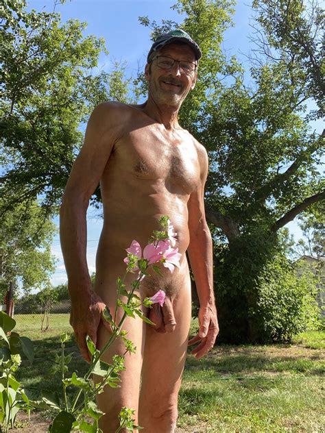 Everything Is Better Done Naked On Twitter Afternoon In The Back