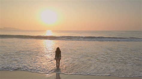 Buenos D As Vacaciones De Lujo En Un Complejo Tropical De Vacaciones En Bikini Mujer Playa