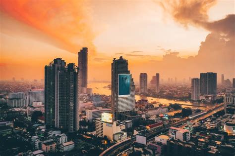 A Guide To The 35 Best Party Cities In The World Nightlife Party Guide