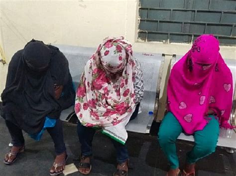 Sex Racket In Chhattisgarh Raigarh Lodges Three Girls Caught With Youths रयगढ म