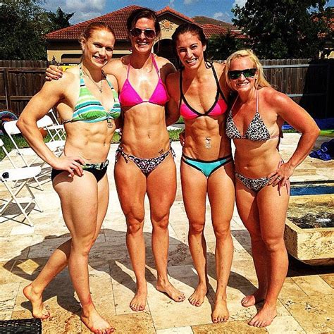 Hot Sexy SaraBeth Bikini Pics