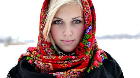 Женщина в платке - 82 фото