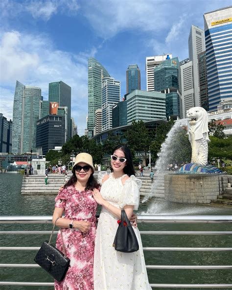 Á hậu Phương Anh khoe dáng nóng bỏng với bikini qua ống kính của mẹ