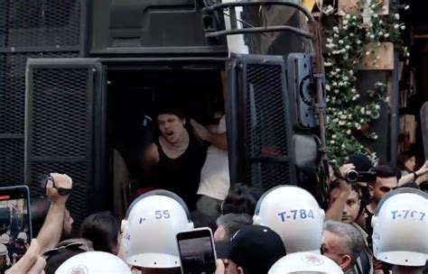 TÜRKEI Verhaftung und Polizeigewalt gegen friedliche Pride Teilnehmende in Istanbul GAY CH