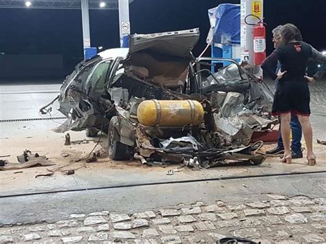 Carro Explode Durante Abastecimento Em Posto De Gasolina Veja V Deo