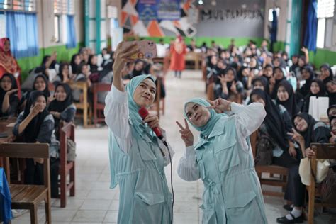 Smk Nurul Huda Baros Gelar Beauty Class Untuk Siswa Kelas Xii Program Otkp