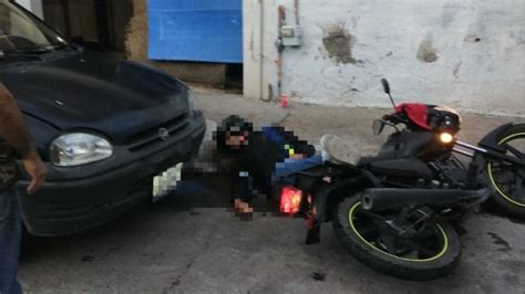 Le Dio 5 Balazos Asesinan A Motociclista Afuera De Una Casa En La