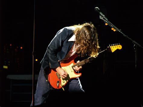 Ex Guitarrista Do Red Hot Chili Peppers John Frusciante Libera M Sicas In Ditas Na Web Livepass