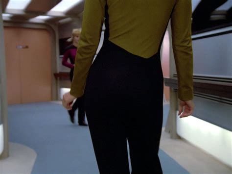 The Naked Now S E Star Trek The Next Generation Screencaps