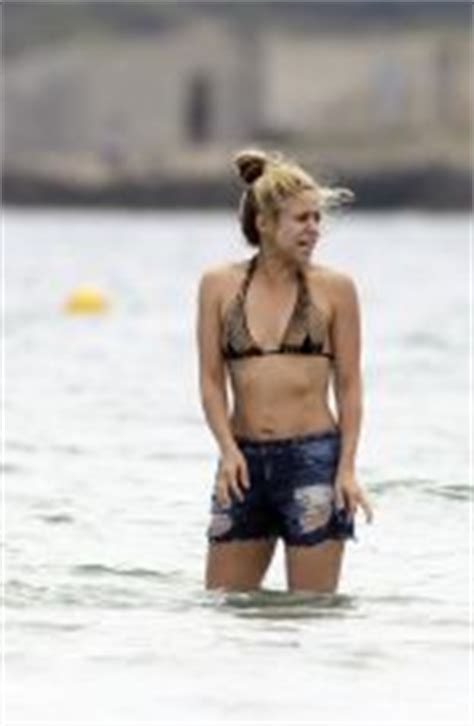 Shakira In Bikini Top At A Beach In Ibiza Hawtcelebs