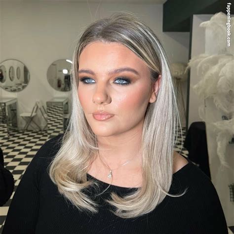 Ellis Lunt Nude OnlyFans Leaks Fappening FappeningBook