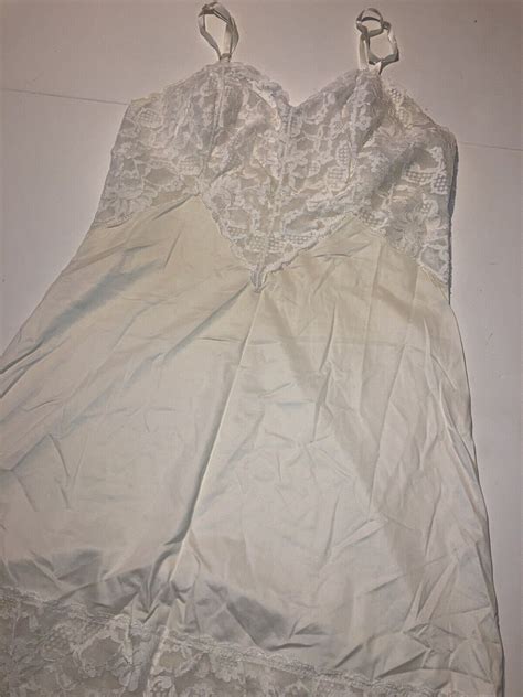 Vintage Vanity Fair Size 36 Medium Nylon Lace Cream Slip Nighty Lingerie Etsy