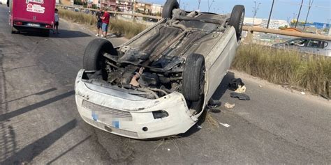 Palermo Incidente Nei Pressi Del Forum Auto Si Ribalta Due Feriti