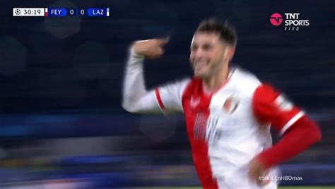 Video El Golazo Con El Que Santi Gim Nez Debut En La Uefa Champions