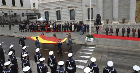 Así ha sido el izado solemne de la Bandera Nacional por el Día de la