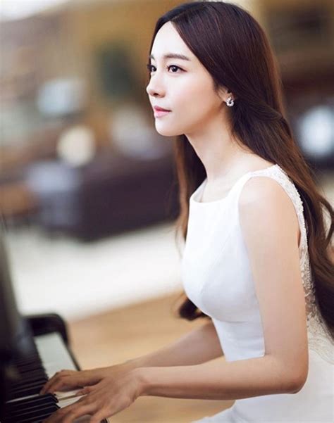 Cathryn hot girl Malaysia hân hình thắt đáy lưng ong quyến rũ mê hồn