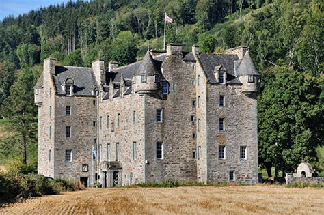 Castle-Menzies | The Inn on The Tay - Restaurant and Rooms