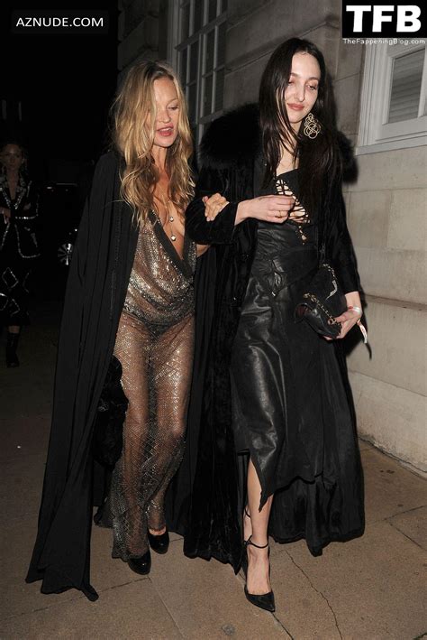 Kate Moss Sexy Seen Flashing Her Nude Tits At Annabels And Loulous