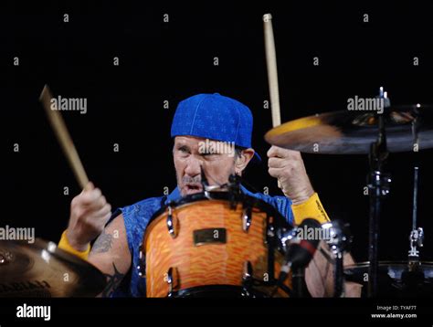 Red Hot Chili Peppers Drummer Hi Res Stock Photography And Images Alamy