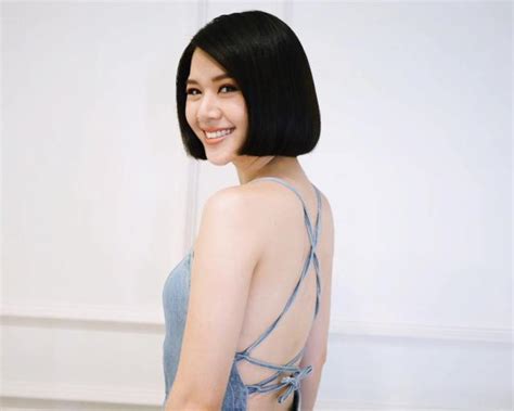 7 Hot Sexy Michelle Wong Bikini Pics