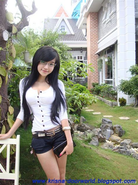 Elly Tran Ha Hot Photos 4 MAKING LOVE