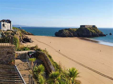 Tenby Castle Beach In Pembrokeshire So Much To See And Do