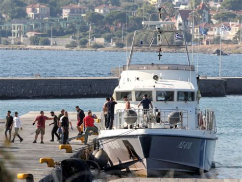 Grèce naufrage d un bateau de migrants un mort 18 rescapés