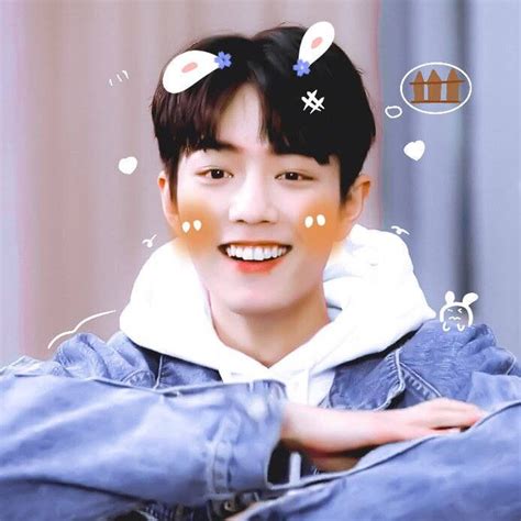 Pin by Midsummer Moon 仲夏之月 on Tiêu Chiến 肖战 Xiao Zhan Funny art memes Cute gay Asian love