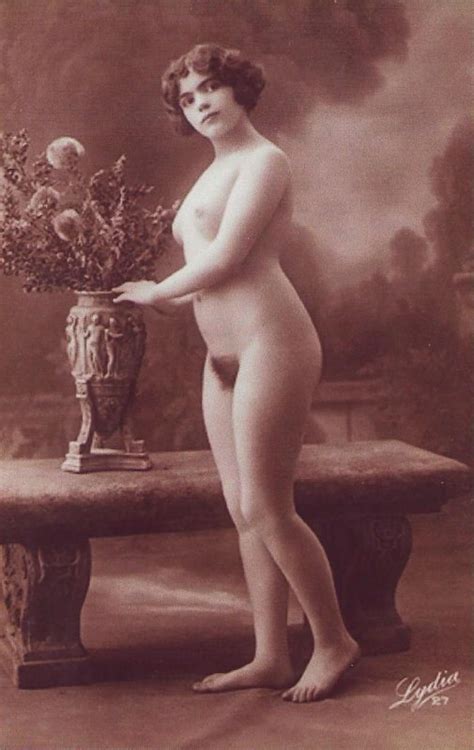 HR 17 Nude French Model Posing In Paris Repro Picture Postcard