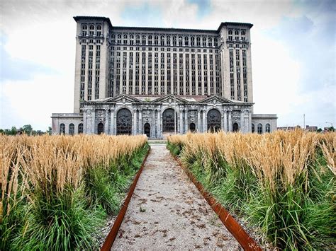 Abandoned train depot in Detroit : r/AbandonedPorn