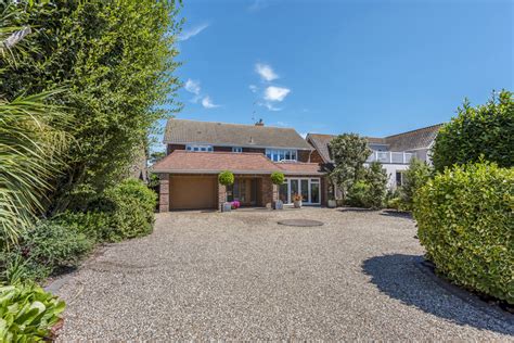 For Sale Meadow Way Aldwick Bay Estate Aldwick Bognor Regis Po21