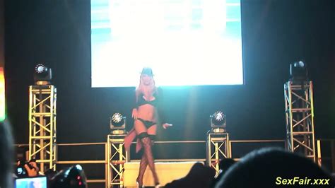 Busty Milf Lapdance On Stage