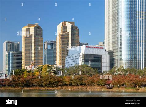 Lotte World Tower And Lotte World Mall Seoul South Korea Stock Photo