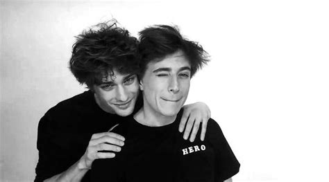 Skam France Source Maxence Danet Fauvel France Wallpaper Cute Gay Couples