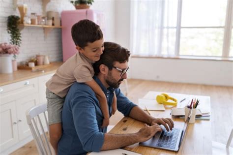 La Capital Como Balancear La Paternidad Con La Vida Laboral