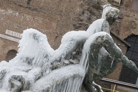 Il Freddo Non Allenta La Presa Nuova Ondata Di Gelo Con Vento E Neve