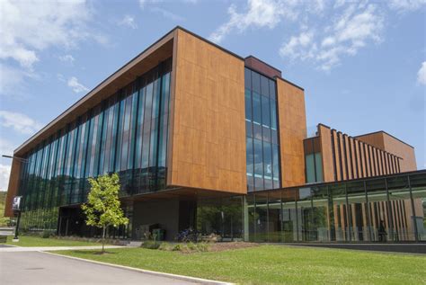 U T Mississauga Woondu