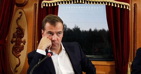 Medvedev sågar domen mot Pussy Riot SVT Nyheter