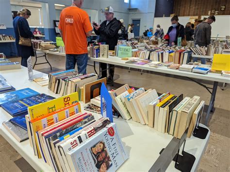 PHOTOS: Giant Book Sale Continues Saturday | windsoriteDOTca News