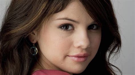 Selena Gomez Hd Wallpapers
