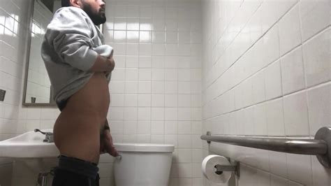HOT MEN PISSING IN THE TOILET ThisVid