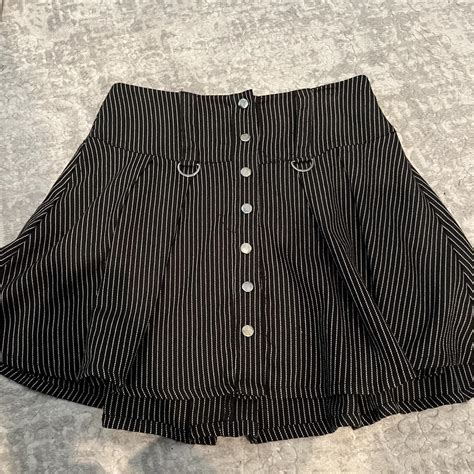 Hot Topic Skirt Size M Has Flaw Where Back Fold Depop